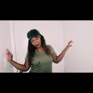 Meet your Posher, Nia